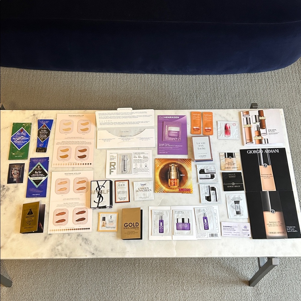 Nordstrom make-up travel case with 32 sample products
